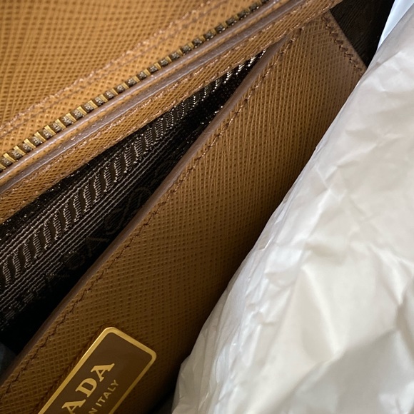 New Prada Galleria Saffiano Leather LARGE Bag NEW! - Picture 8 of 14